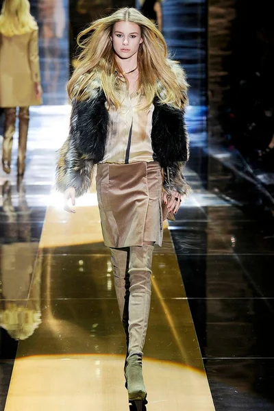 Look 26